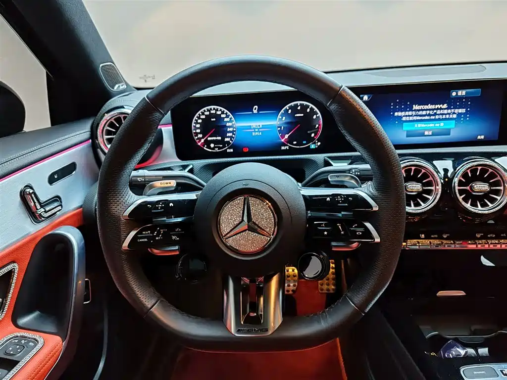 Mercedes-Benz A-Class AMG 2025 — фото 9