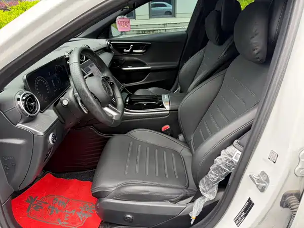Mercedes-Benz C-Class 2024