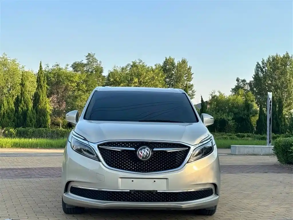 Buick GL8 2018 — фото 2