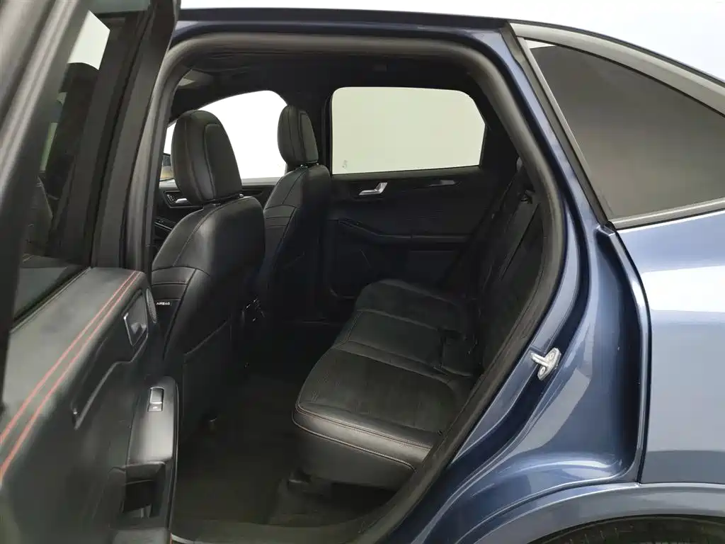 Ford Escape 2020 — фото 15