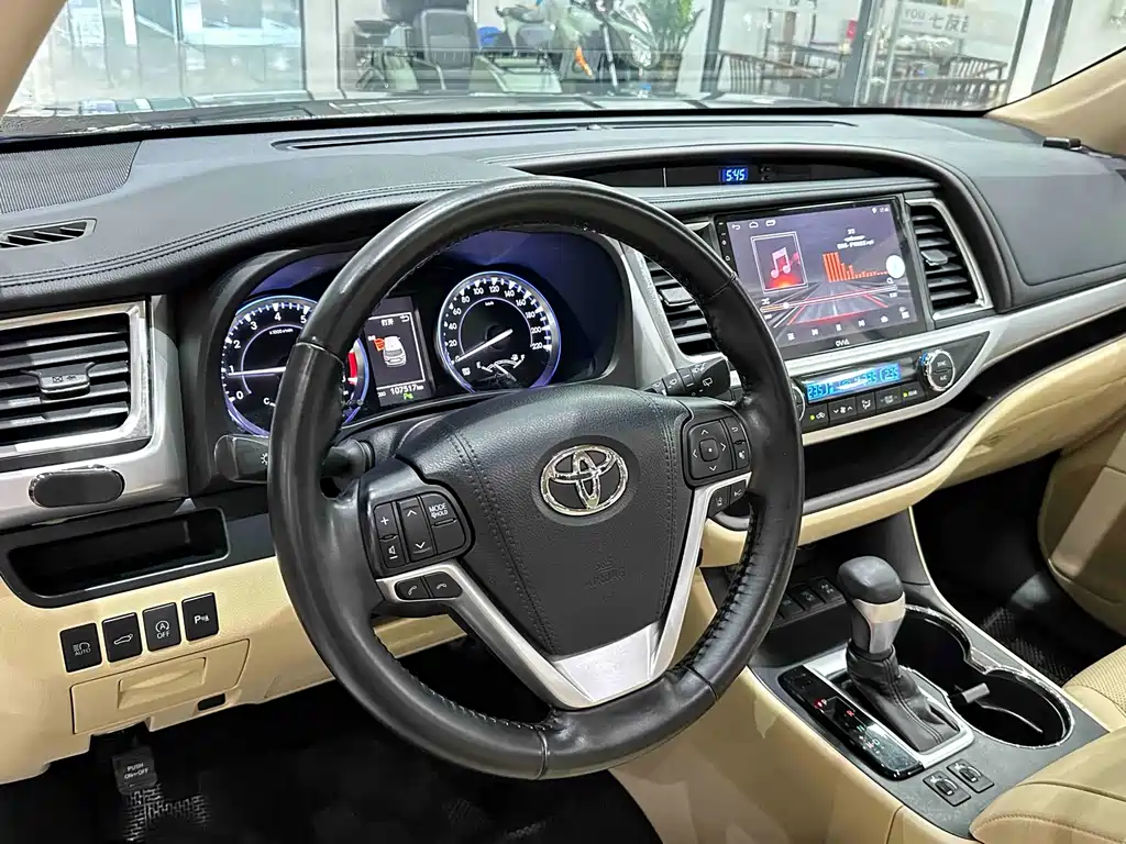 Toyota Highlander 2020 — фото 10