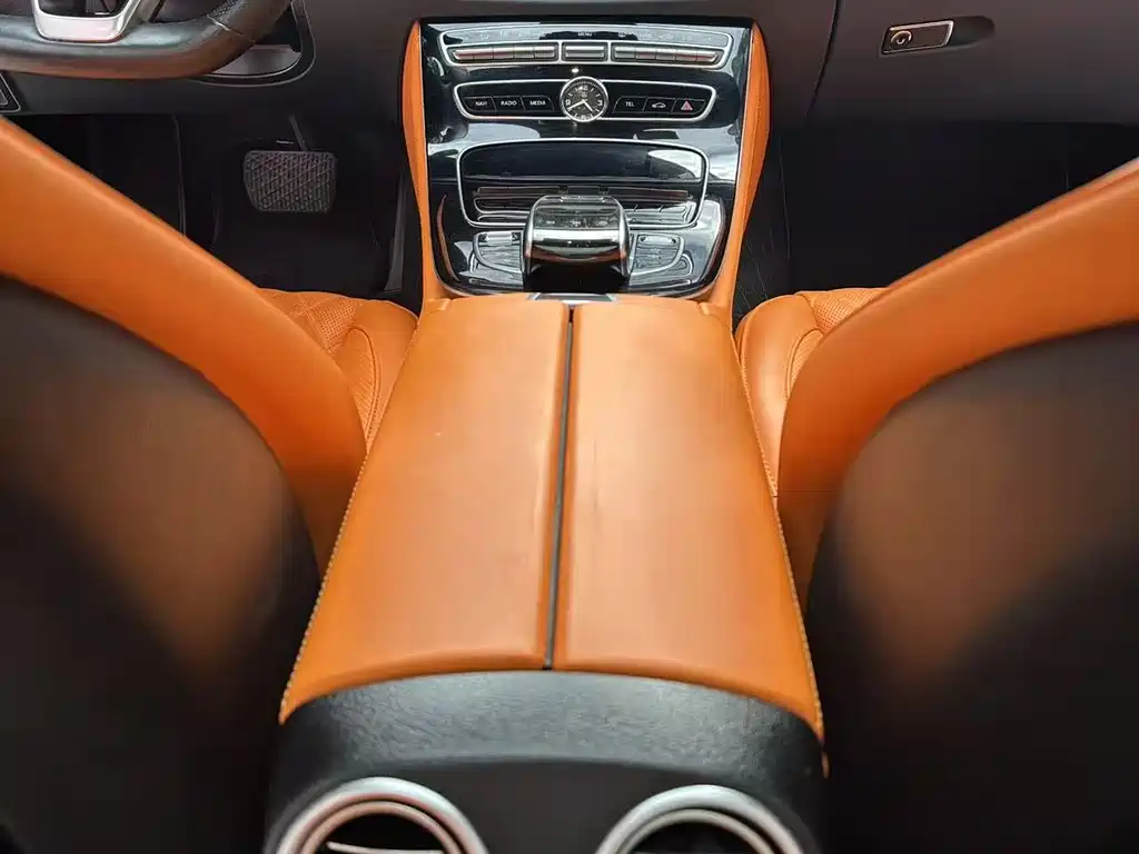 Mercedes-Benz E-Class 2017 — фото 14