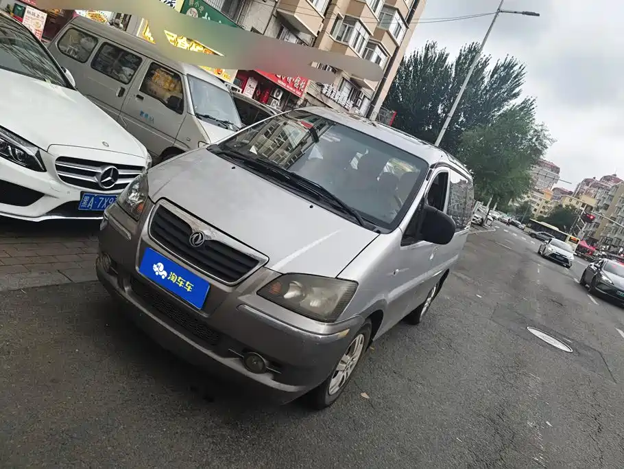 Dongfeng Lingzhi 2012