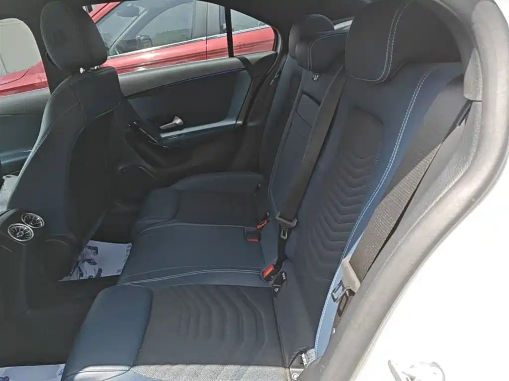 Mercedes-Benz A-Class 2022 — фото 17