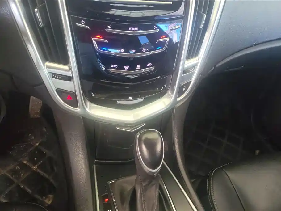 Cadillac SRX 2013 — фото 16