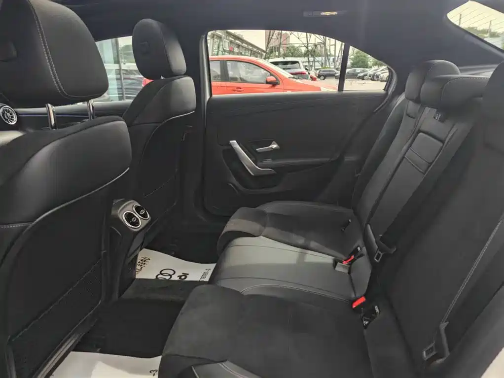 Mercedes-Benz A-Class 2023 — фото 5