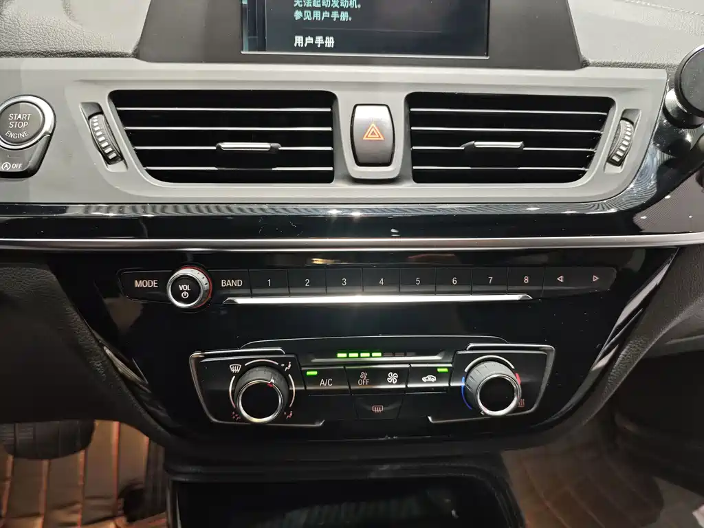 BMW 1 Series 2018 — фото 25