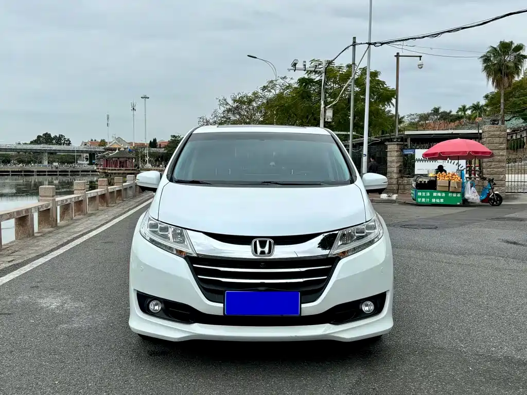 Honda Odyssey 2015 — фото 2