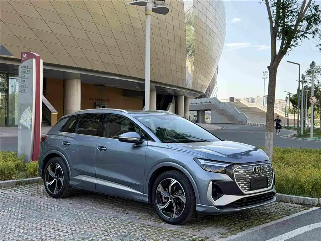Audi Q4 E-Tron 2025 — фото 3