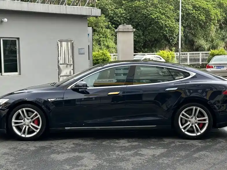 Tesla Model S 2016 — фото 7