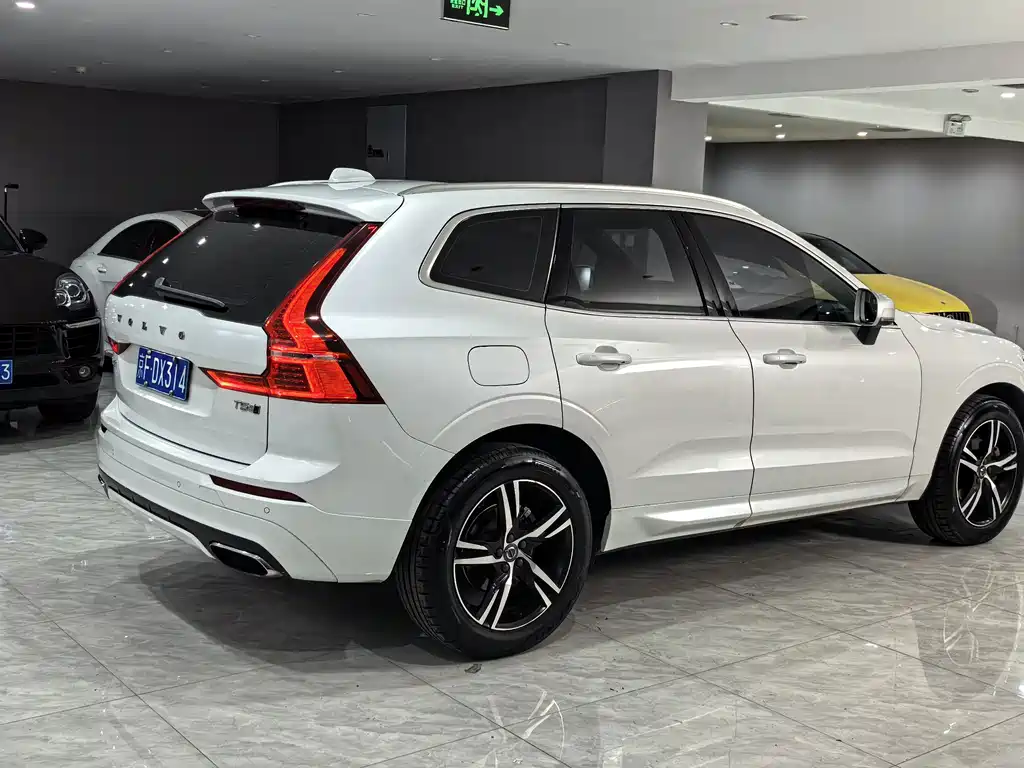 Volvo XC60 2018 — фото 6