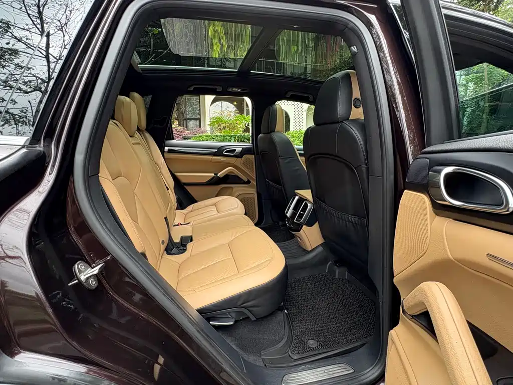 Porsche Cayenne 2016 — фото 12