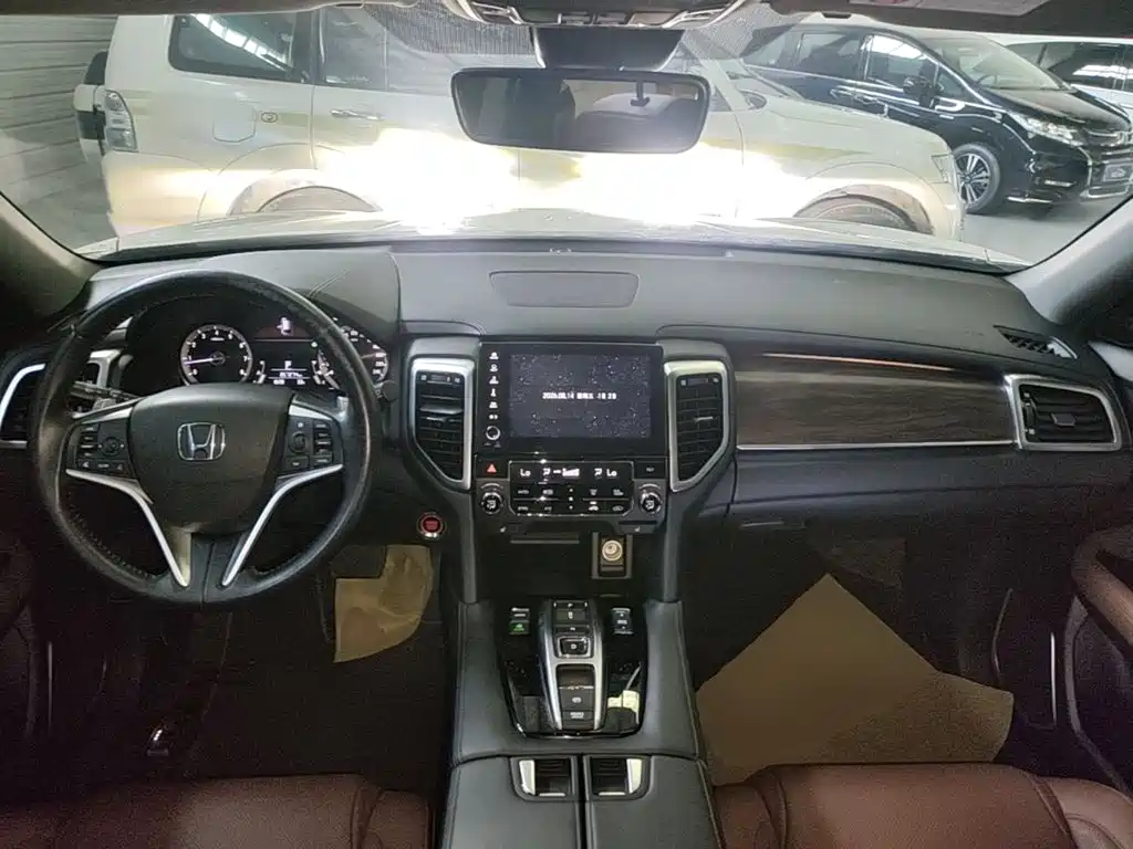 Honda UR-V 2017 — фото 10