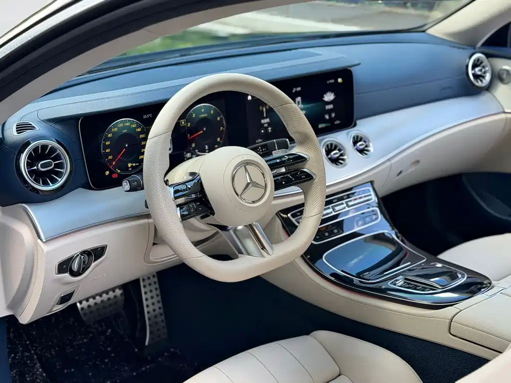 Mercedes-Benz E-Class 2022