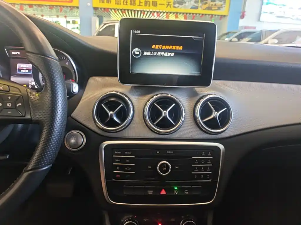Mercedes-Benz GLA 2016 — фото 13
