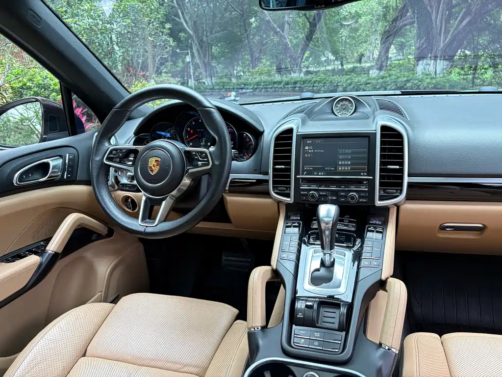 Porsche Cayenne 2016 — фото 17