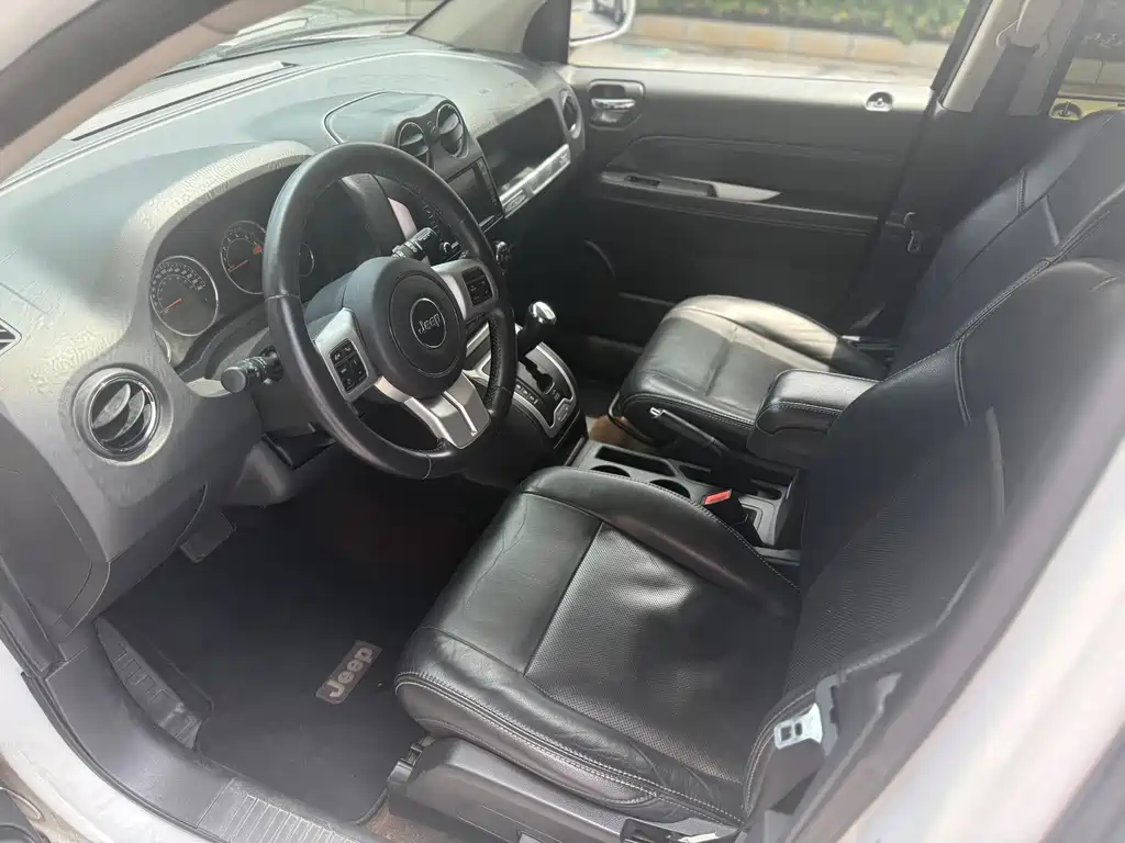 Jeep Compass 2014 — фото 17