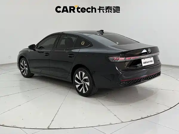 Volkswagen Passat 2025