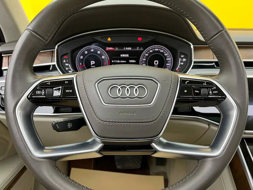 Audi A8 2020 — фото 10