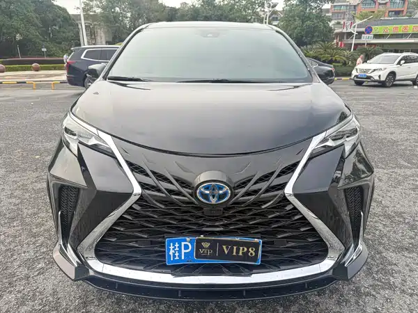 Toyota Sienna 2023