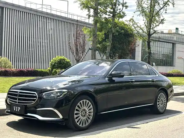 Mercedes-Benz E-Class 2022