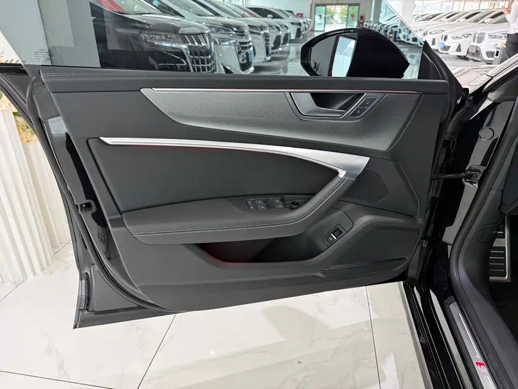 Audi A7L 2023 — фото 5