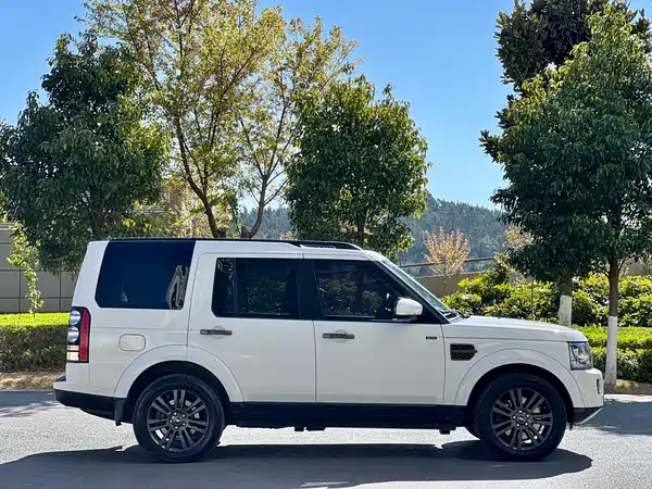 Land Rover Discovery 2015