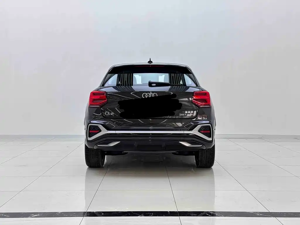 Audi Q2L 2024