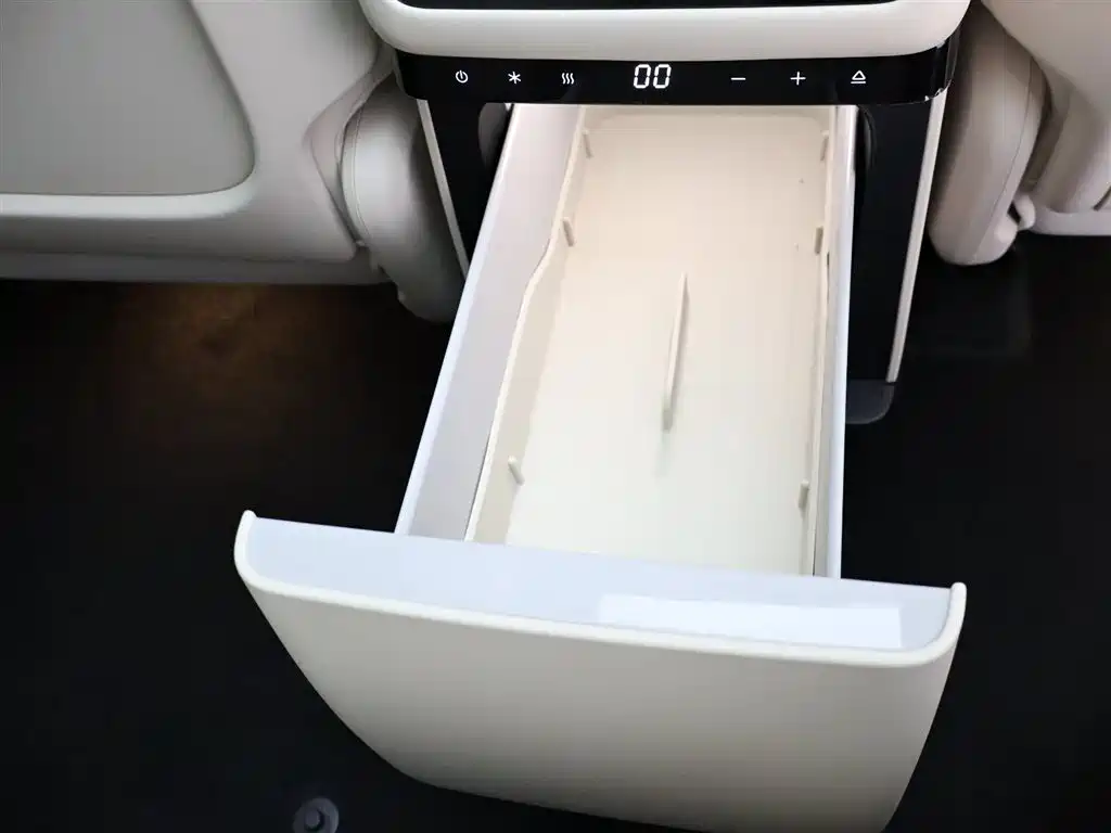 Li Auto i6 2025 — фото 24