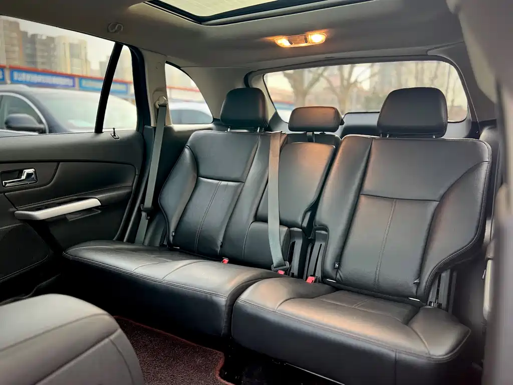 Ford Edge 2015 — фото 28