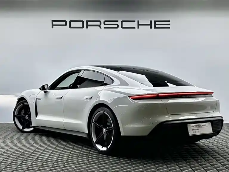 Porsche Taycan 2023 — фото 6