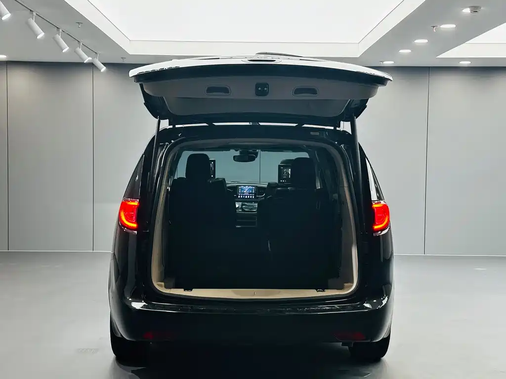 Chrysler Grand Voyager 2020 — фото 32