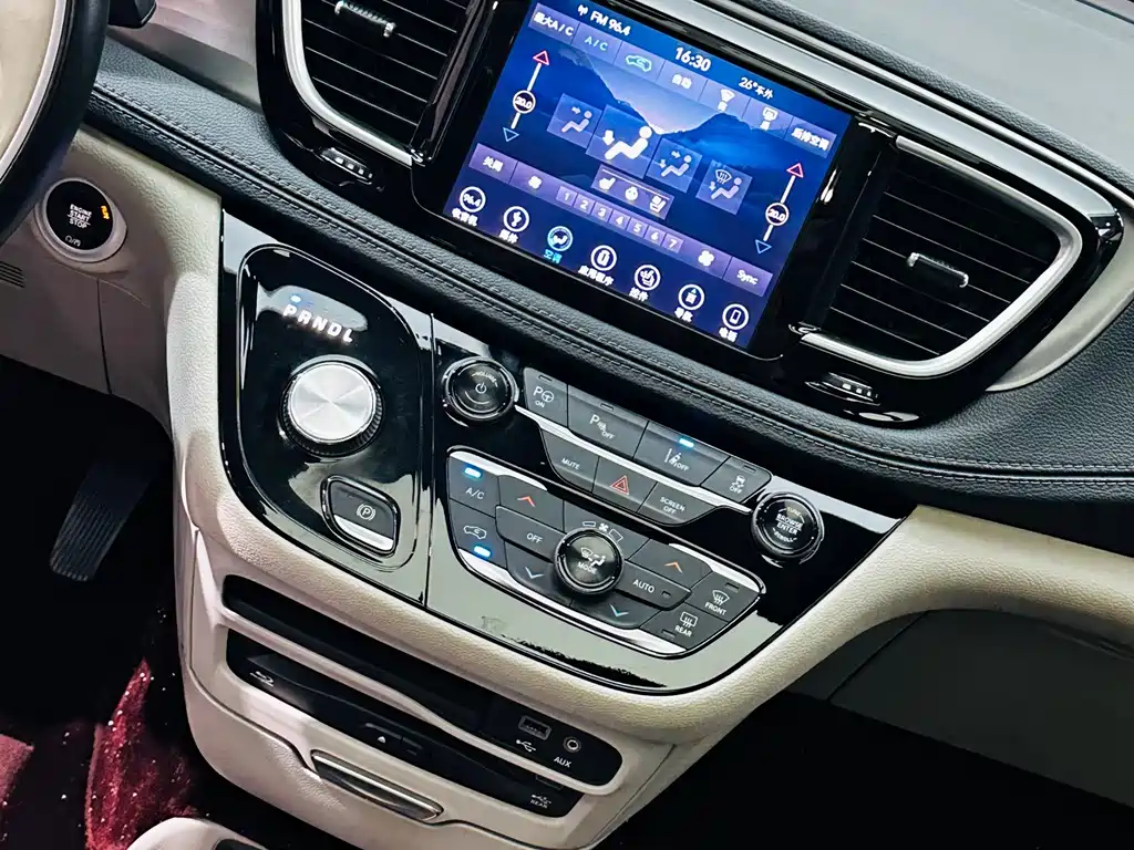 Chrysler Grand Voyager 2020 — фото 19