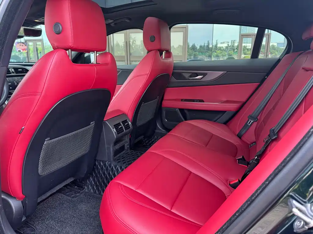 Jaguar XEL 2023 — фото 10
