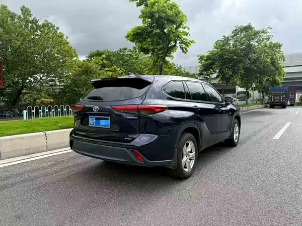 Toyota Highlander 2021