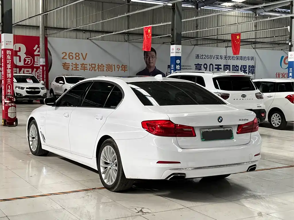 BMW 5 Series New Energy 2019 — фото 15