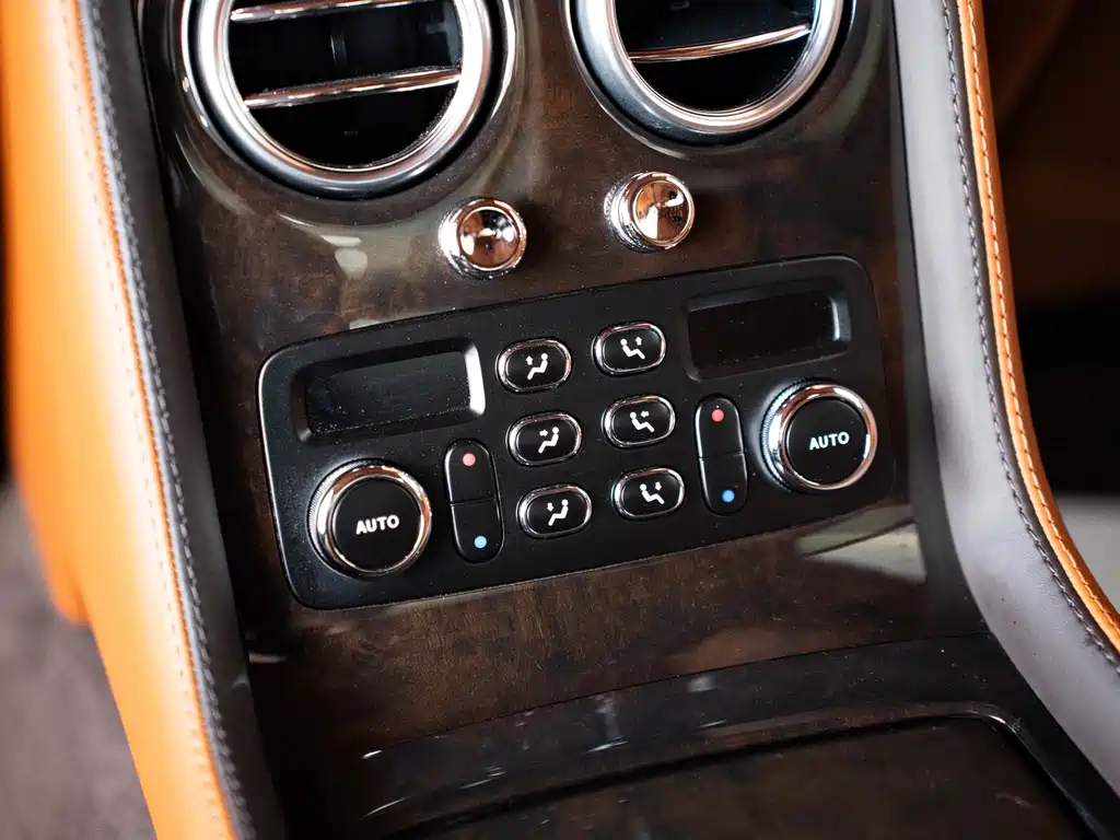 Bentley Flying Spur 2012 — фото 26