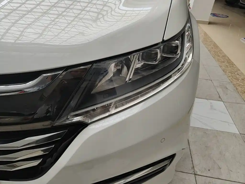 Honda Odyssey 2018 — фото 24