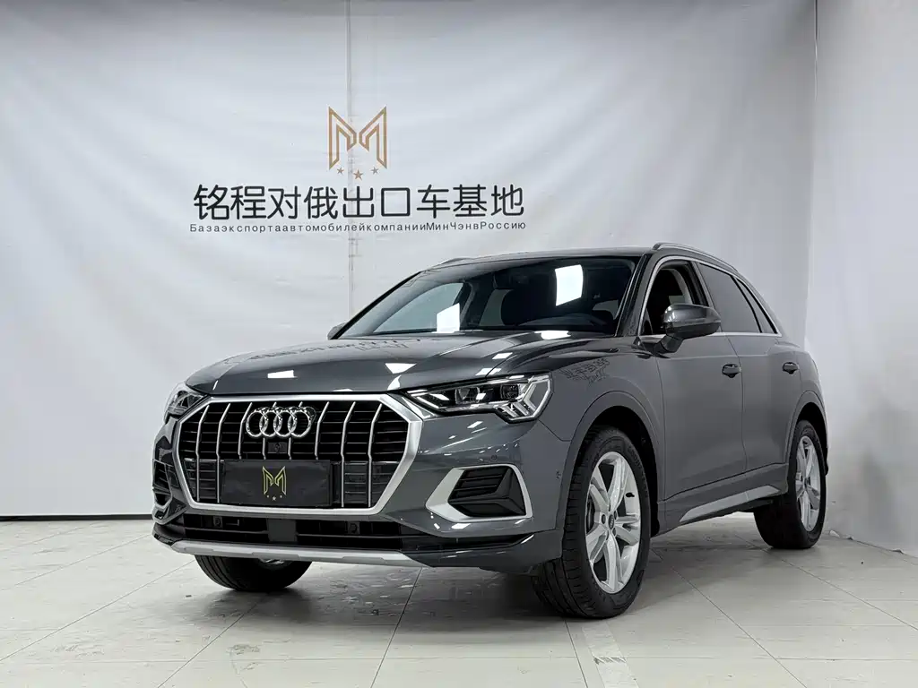 Audi Q3 2022 — фото 1
