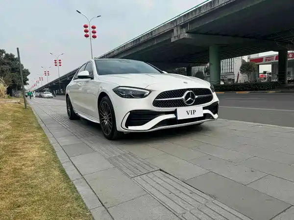 Mercedes-Benz C-Class 2024