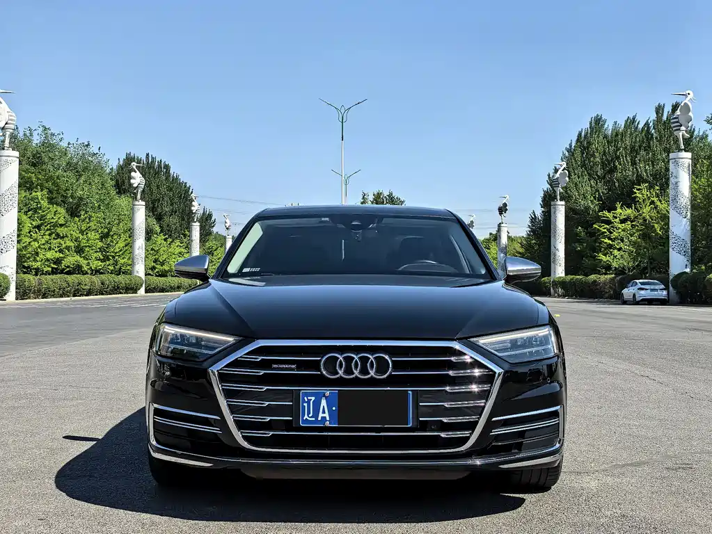 Audi A8 2021 — фото 2