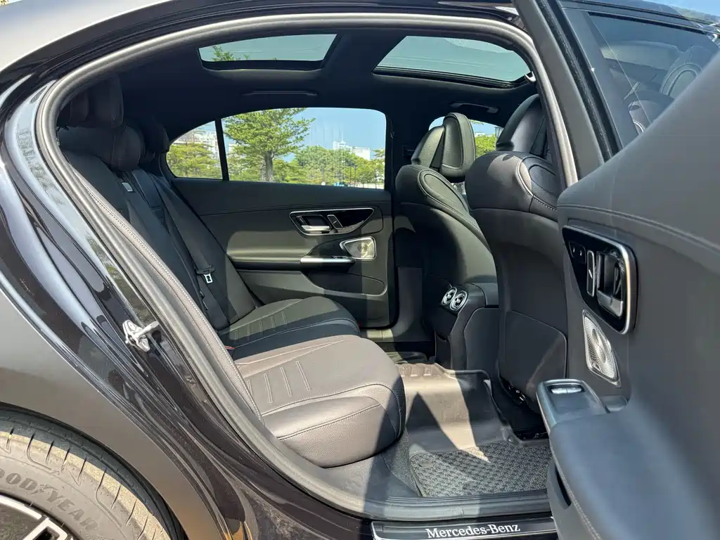 Mercedes-Benz C-Class 2022 — фото 18