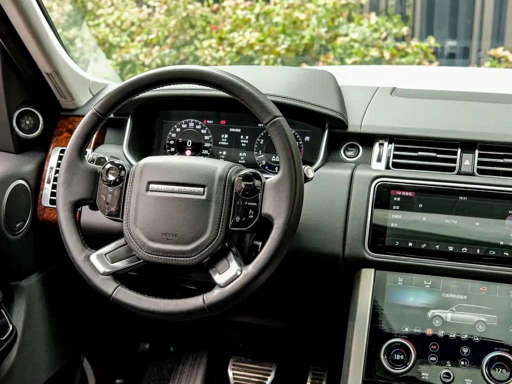 Land Rover Range Rover 2020 — фото 11