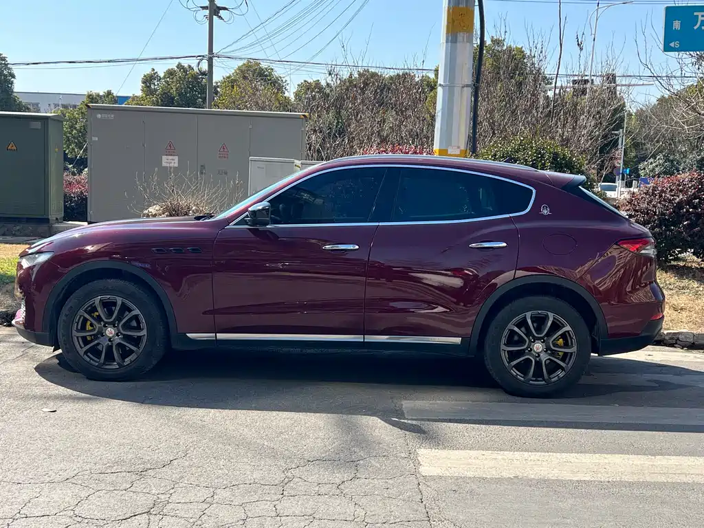 Maserati Levante 2017 — фото 7