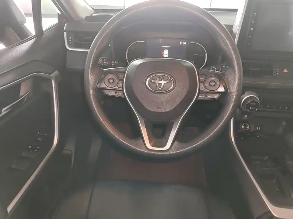 Toyota RAV4 2019 — фото 11