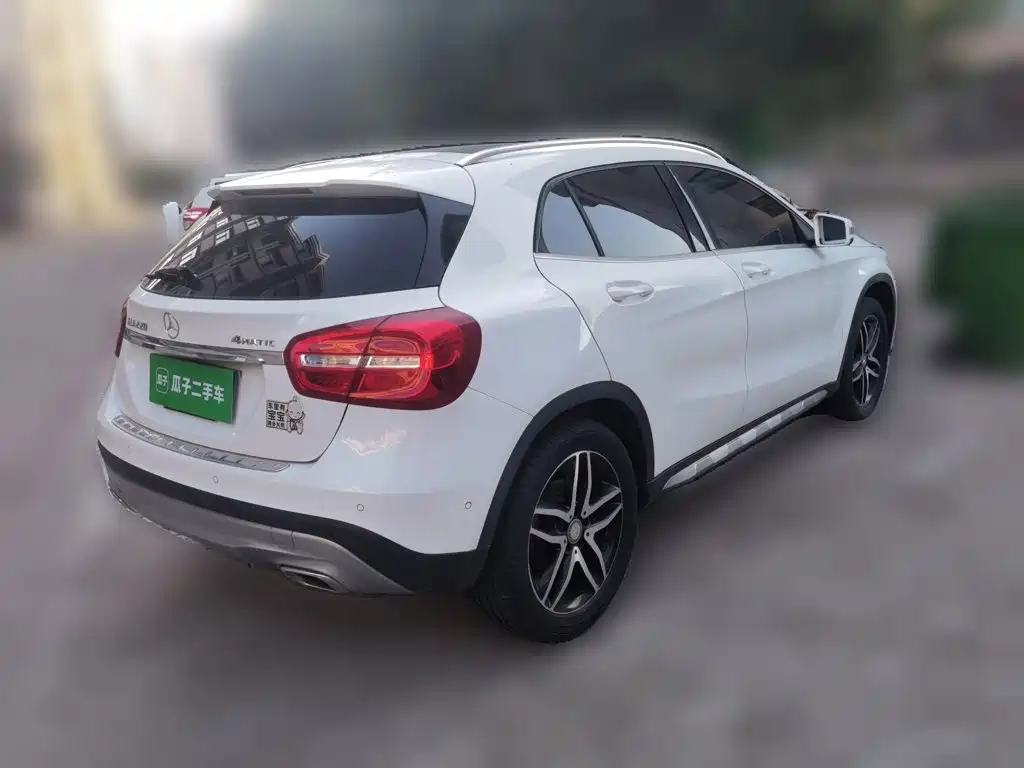 Mercedes-Benz GLA 2015