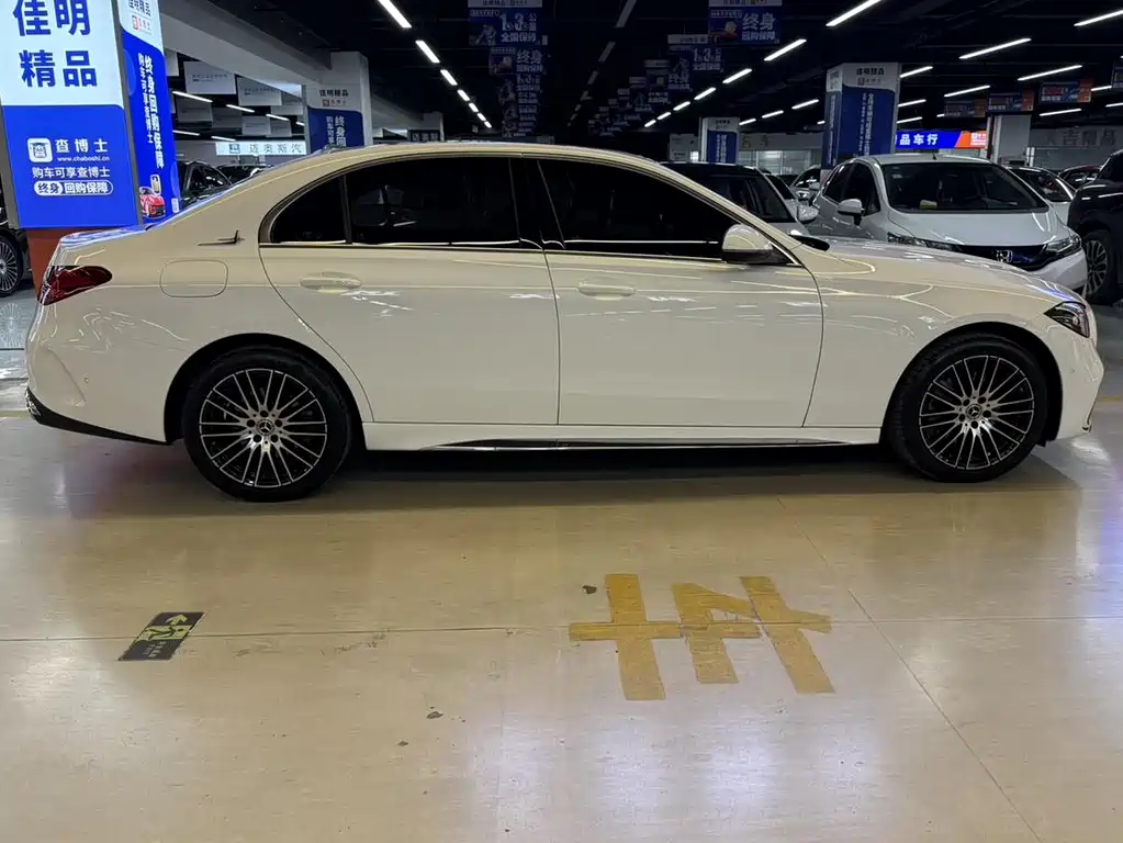 Mercedes-Benz C-Class 2023 — фото 4