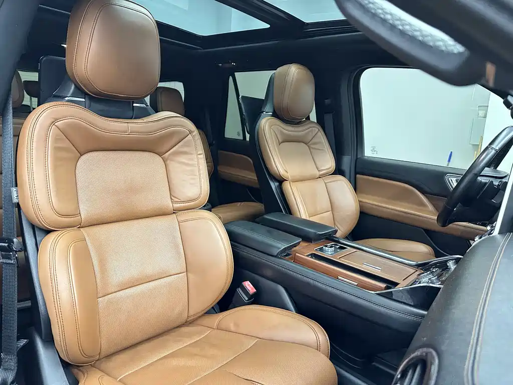 Lincoln Navigator 2019 — фото 15