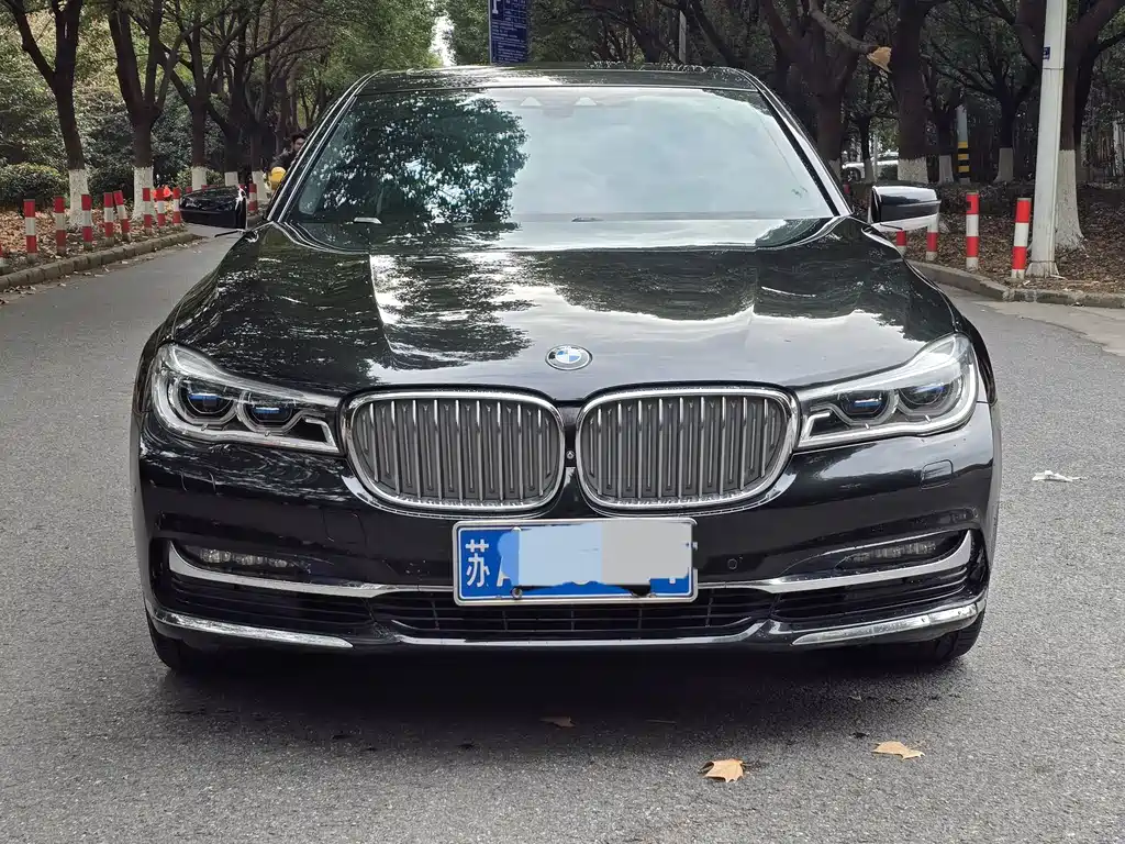 BMW 7 Series 2017 — фото 2