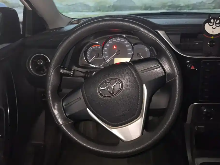 Toyota Corolla 2017 — фото 15